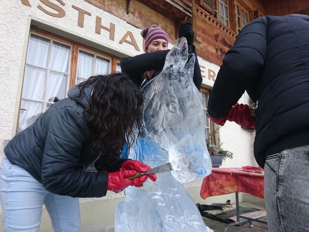 falkevent_eisskulpturen_outdoorfondue_32.jpg