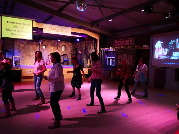 linedance_3.jpg linedance_3.jpg