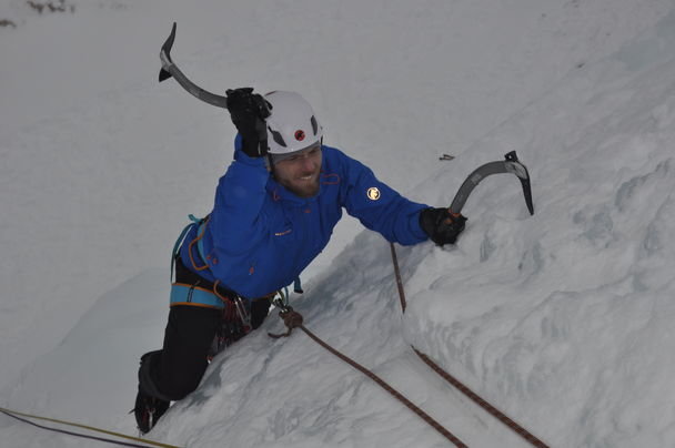 bergfalke_eisklettern_adelboden_2017_43.jpg